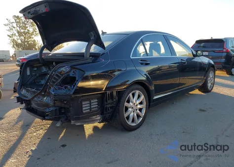 2008 Mercedes-Benz S 550 z USA, uszkodzony, nr VIN WDDNG71X08A221311